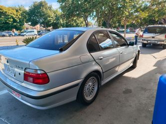 1998 BMW 540i (v8)