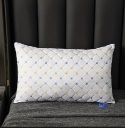 Wholesale 1 soft and supportive white pillow simple polyester rectangular