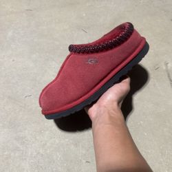 UGG Tasman Size 7