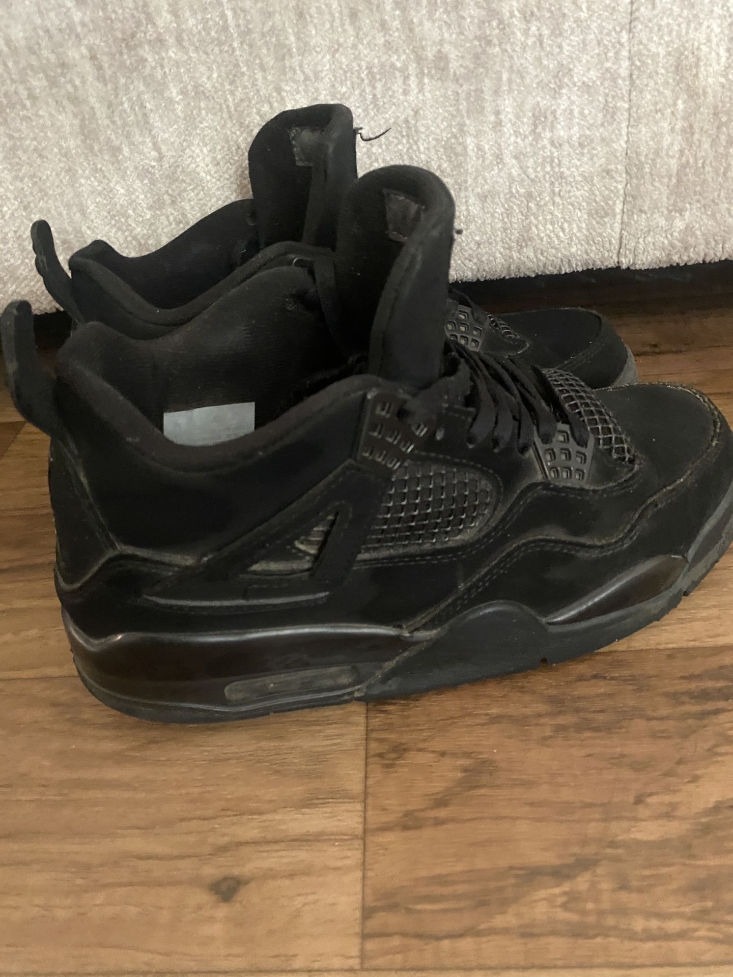 Jordan 4 Black Cats Size 8.5y