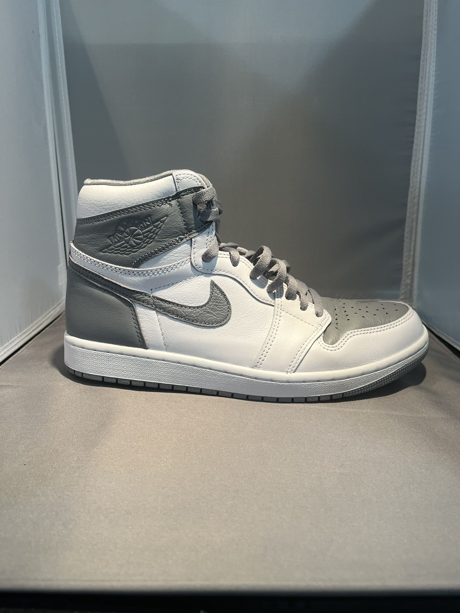 NEW IN BOX Men's Jordan 1 Retro High OG "Stealth" Stealth/White new in box men’s 9 1/2
