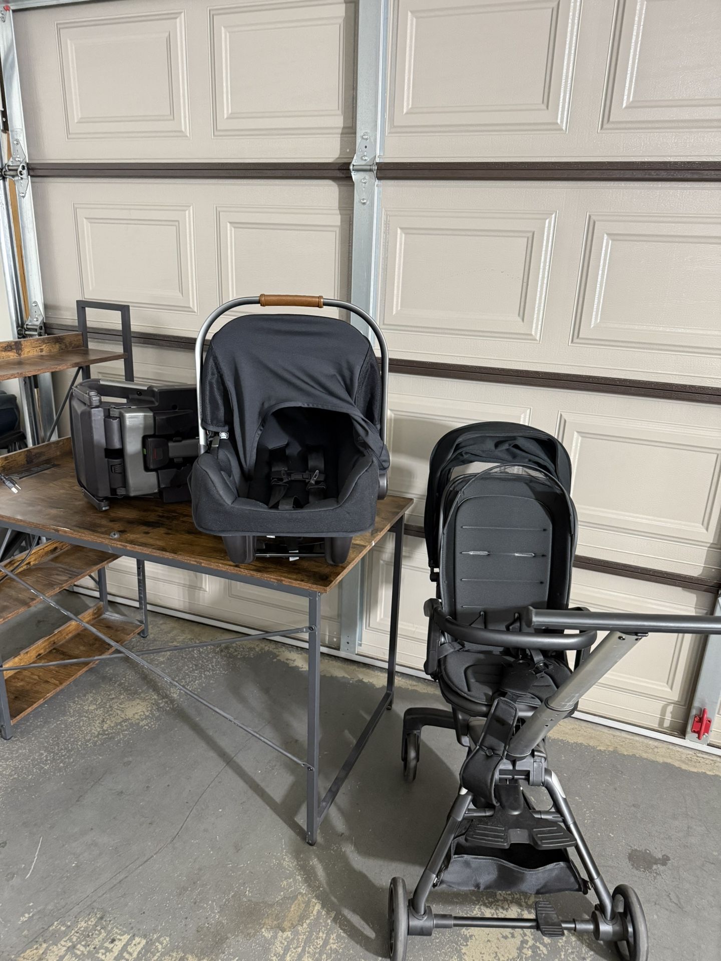 Nuna Baby Car seat/ Carrier w/ Stroller