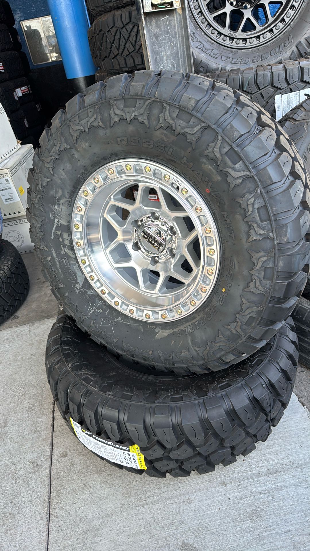 Kmc 17x9 6x139 Con 35 12.50 17 MT
