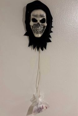 Bleeding skull mask