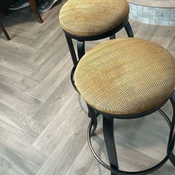 Bancos En Bunas Condiciones 