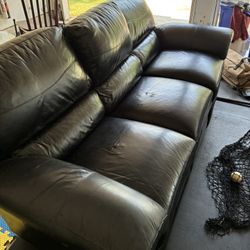 Couch witch recliners (price negotiable 