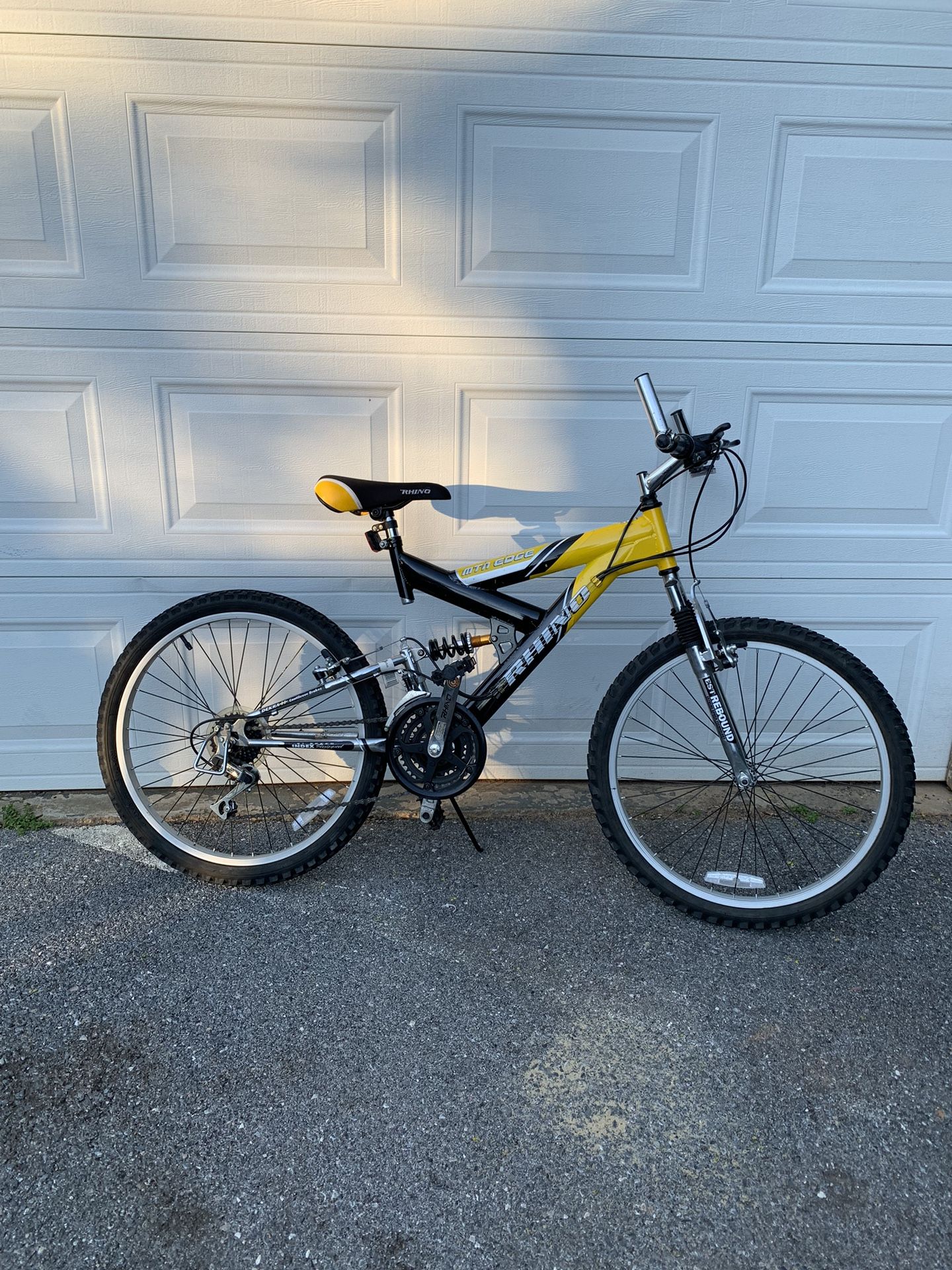 Rhino mountain best sale bike