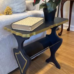 Black & Gold Accent Table – Hand-Painted Side Table