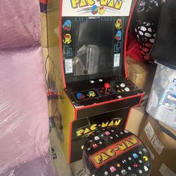Pac Man Machine W/Stool 