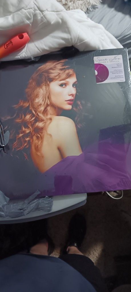 Taylor SWIFT record Speak NOVA