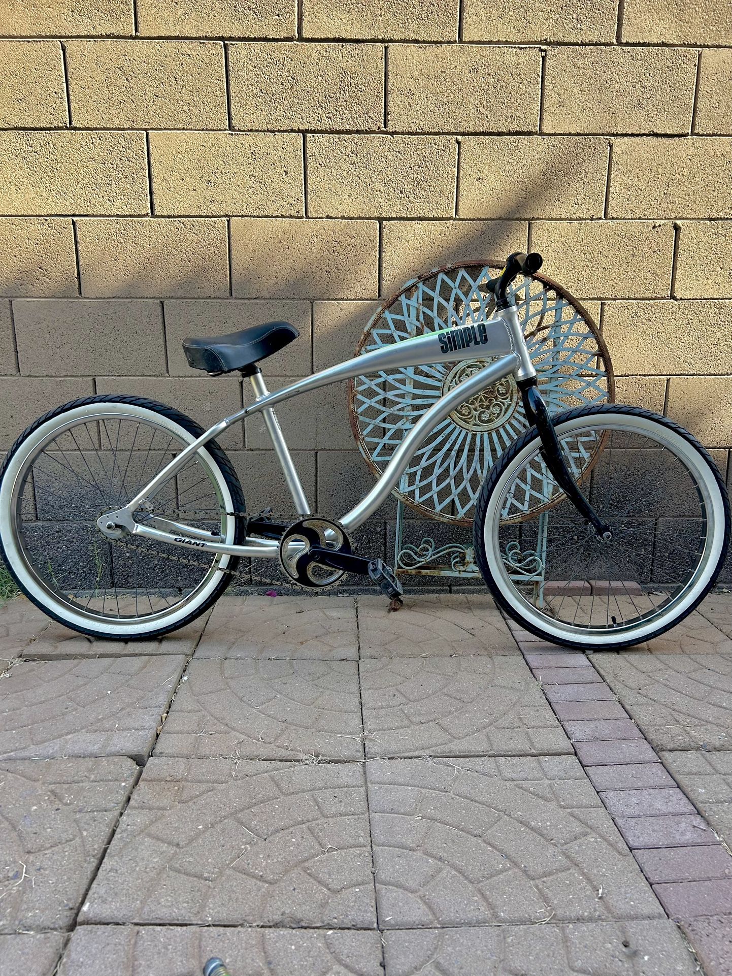 Giant Simple Beach Cruiser 
