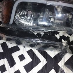 2007 GMC Yukon Headlight And Rear 