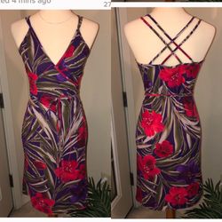 NEW - Size 3 - EXPRESS Matte Jersey Floral Wrap Dress