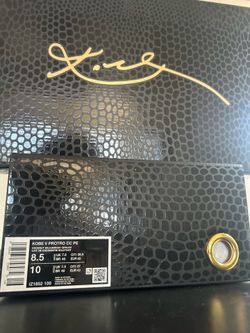 Kobe V PROTRO “Caitlyn Clark”