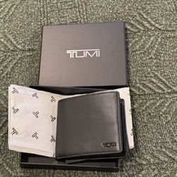 Tumi Men’s Wallet