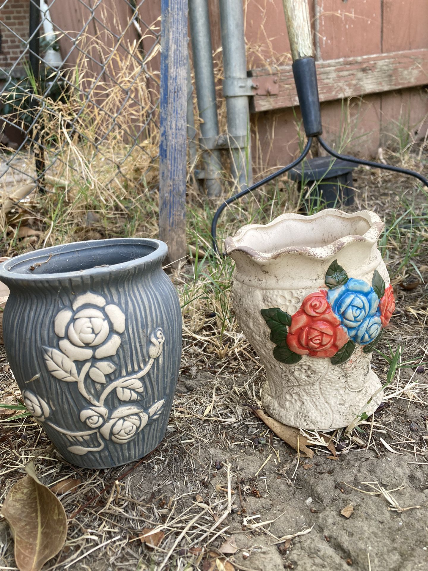 A pair of flower pot