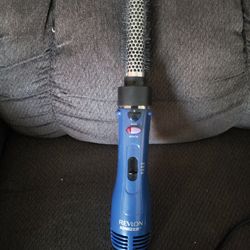 Revlon. Jumbo  Ionic Hot Air Curling Brush 