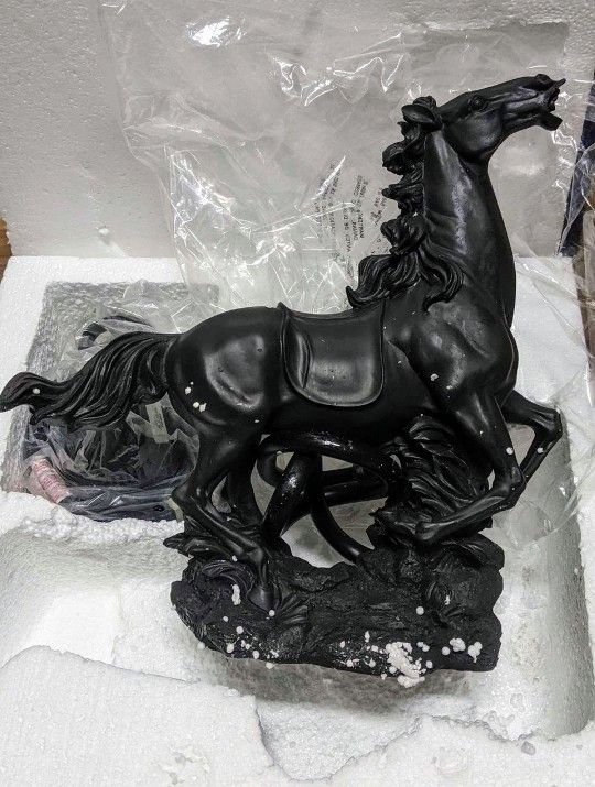 OUTDOOR HORSE WATER FOUNTAIN