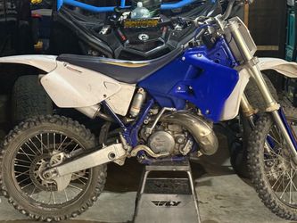 2001 yz250
