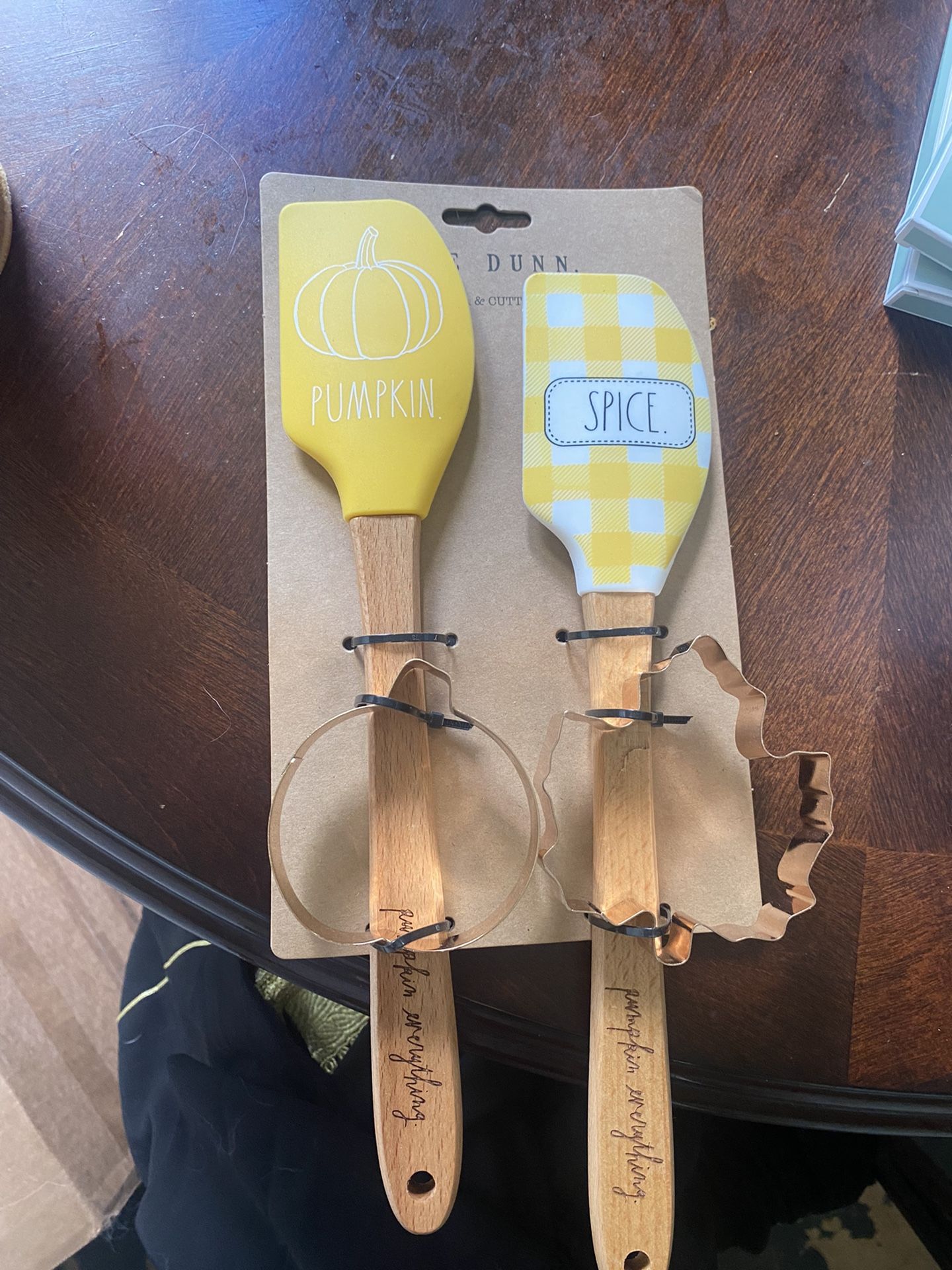Rae Dunn Spatula Set