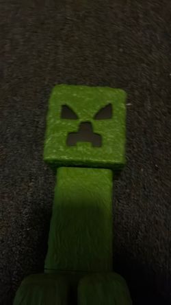 Minecraft upsized creeper