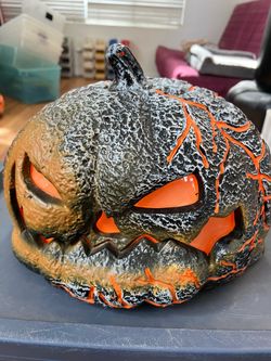 Fat Halloween rotting pump with veins