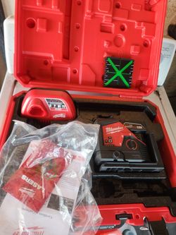 Milwaukee
M12 12-Volt Lithium-Ion Cordless Green 250 ft. 3-Plane Laser Level Kit with One 4.0 Ah Battery, Charger and Case