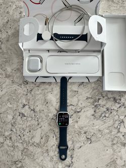 Apple Watch Series 9 41mm Silver Aluminium (GPS+Cellular) A2982