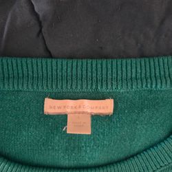 New York & Company Green Knit Sweater Size L