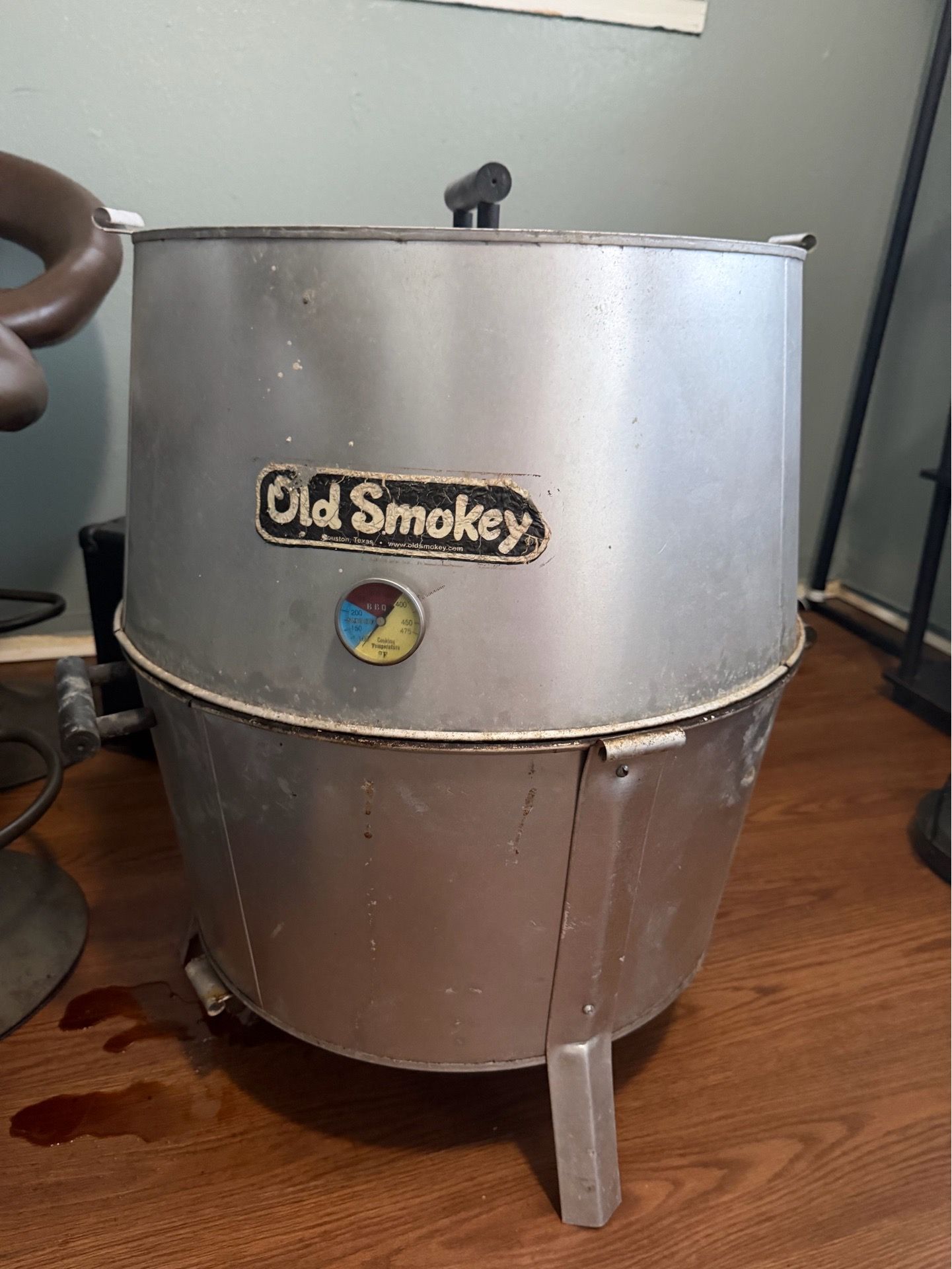 Grill and smoker