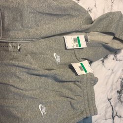 Nike Sweatsuit Size XL Kids 