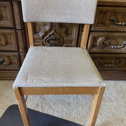 Mid-Vintage Chair $25