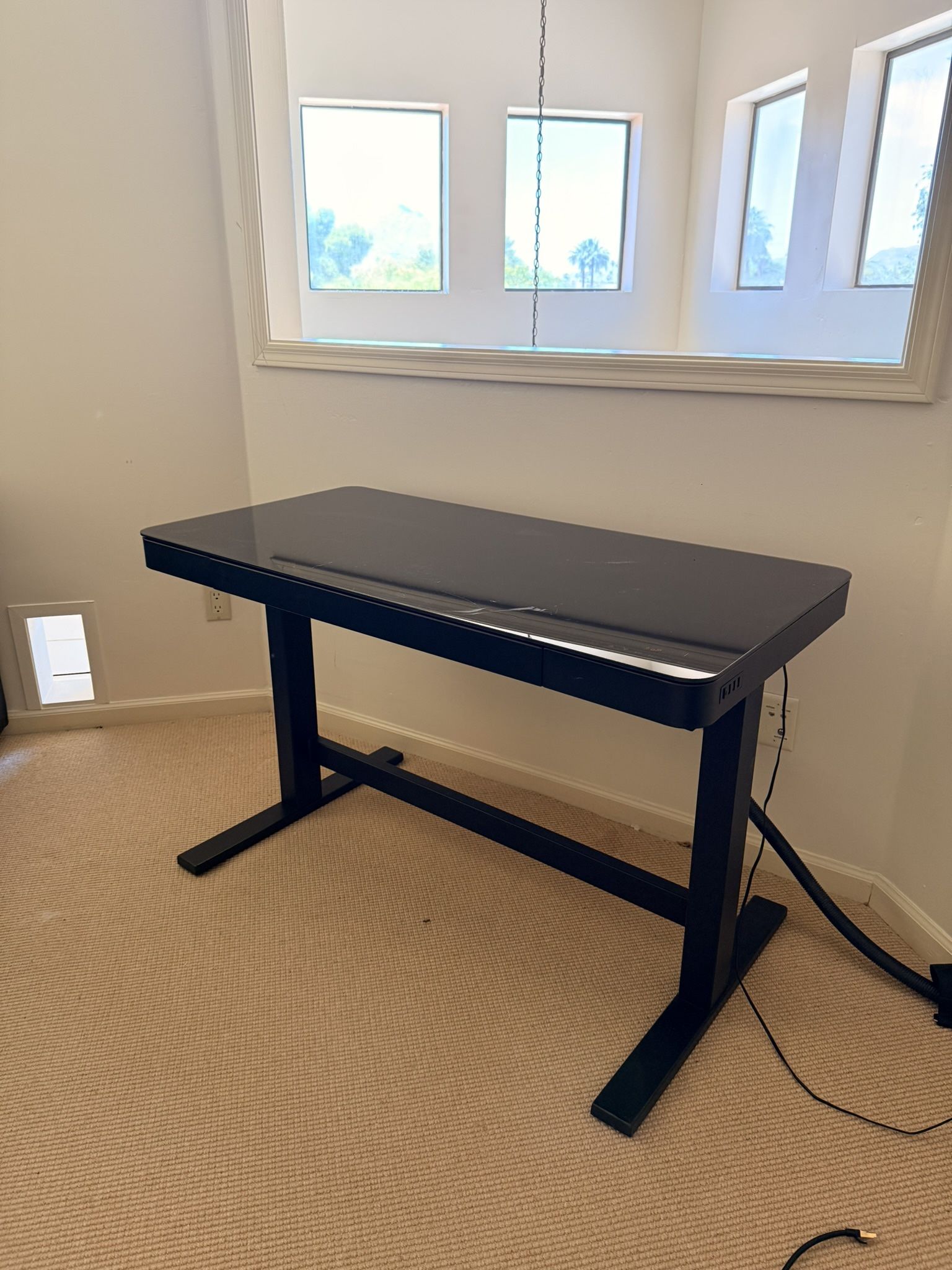 Adjustable Height Smart Desk (Black)