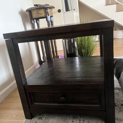 Solid Wood End Table With Storage 