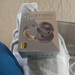 Brand New Headphoned