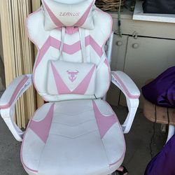 Gaming chair