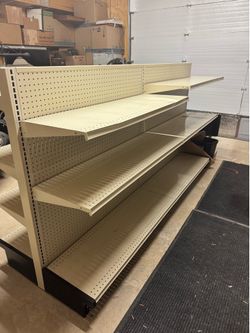 Gondola shelves