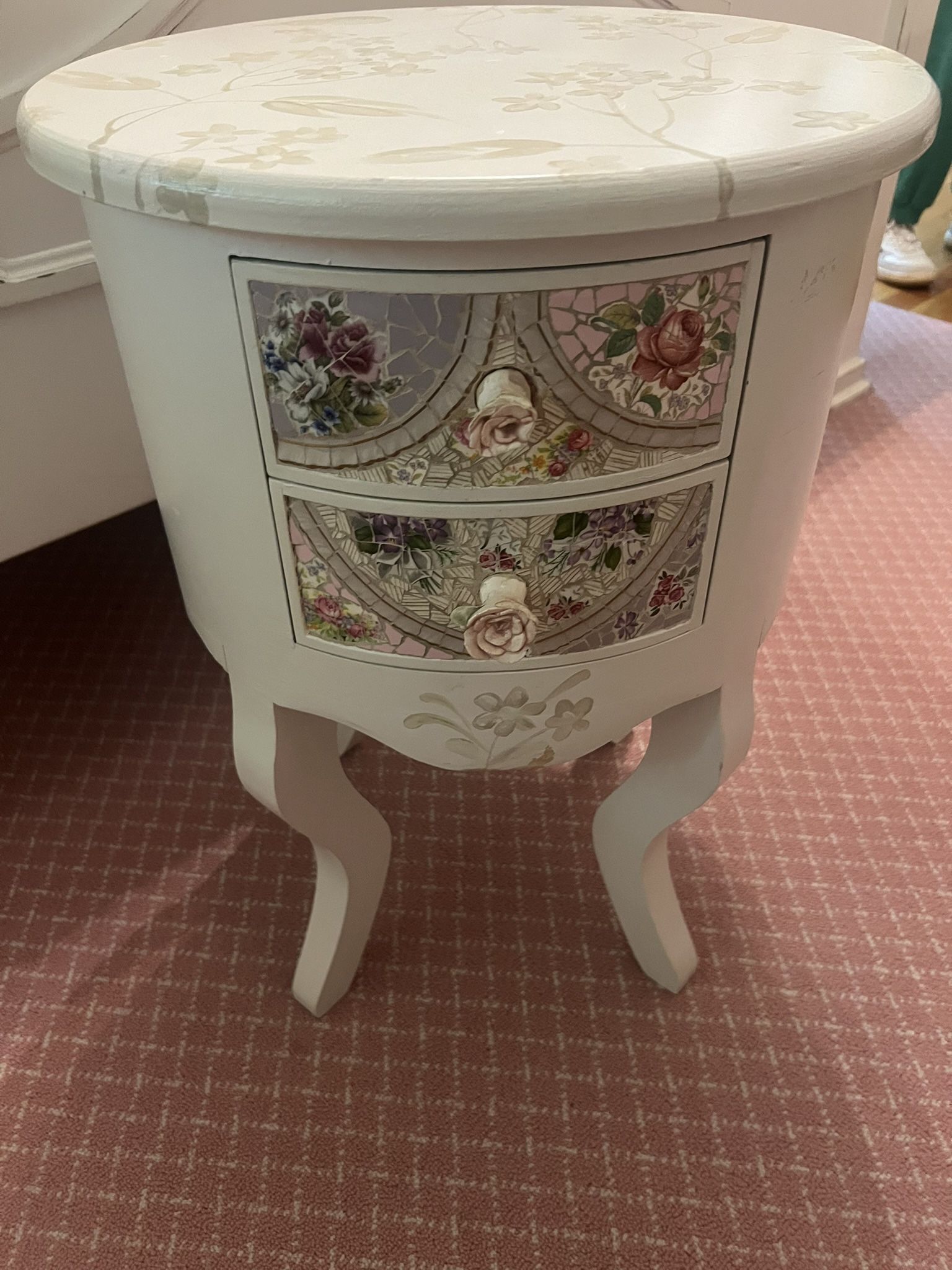 Painted Side Table w/2 Drawers in Great Condition