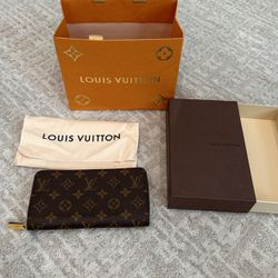 Louis Vuitton Zippy Wallet Women’s Like New!