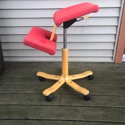 Balans Kneeling Chair / Stool (Norwegian)