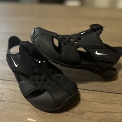 Toddler sz 12c Nike Sandals