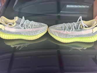 Yeezy 350 V2