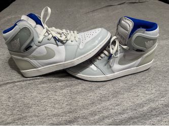 Nike air Jordan’s 1 retro white racer blue