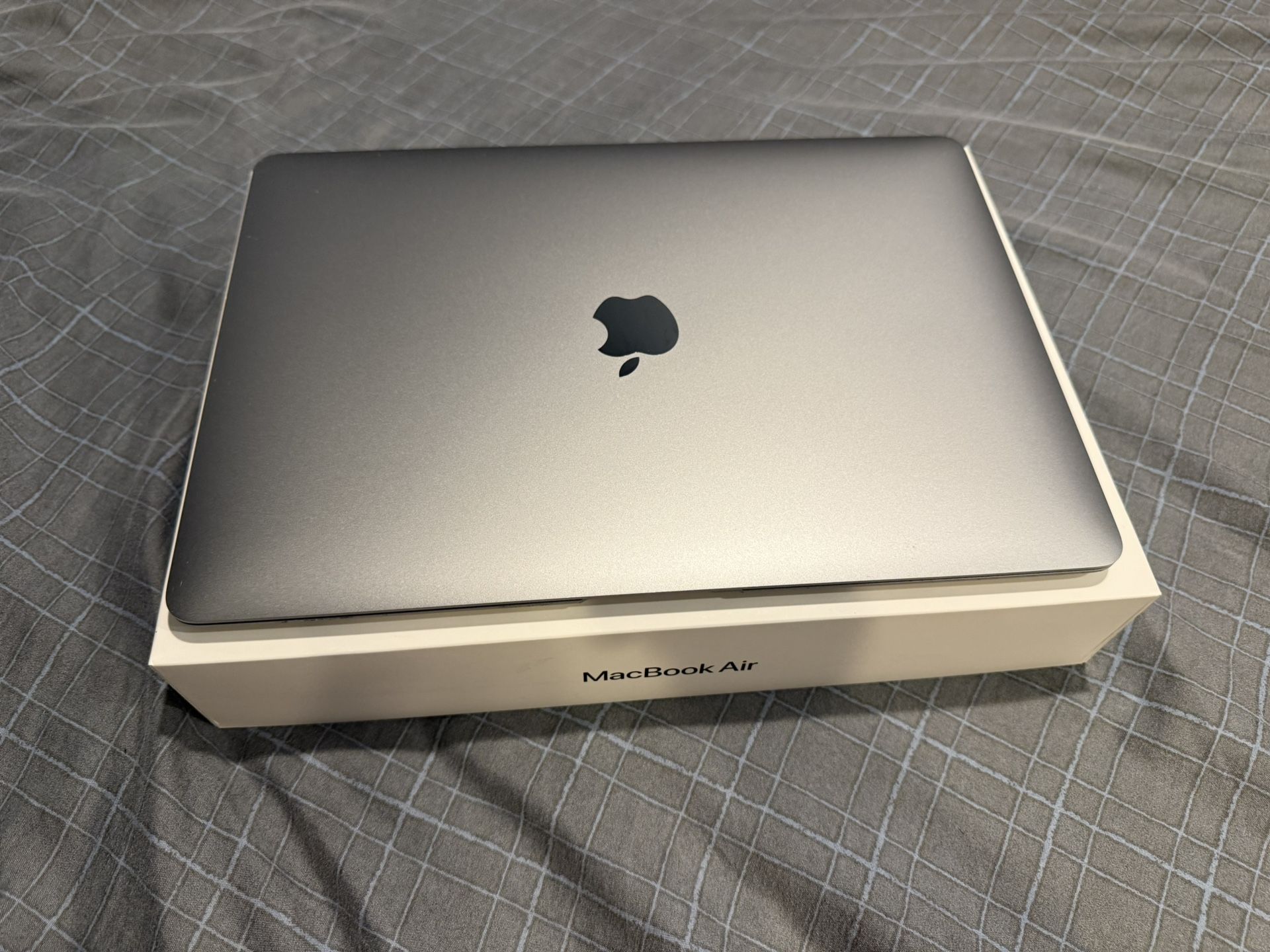 2020 MacBook Air 13-Inch Display