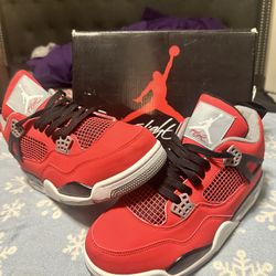 NIB RETRO 4 
