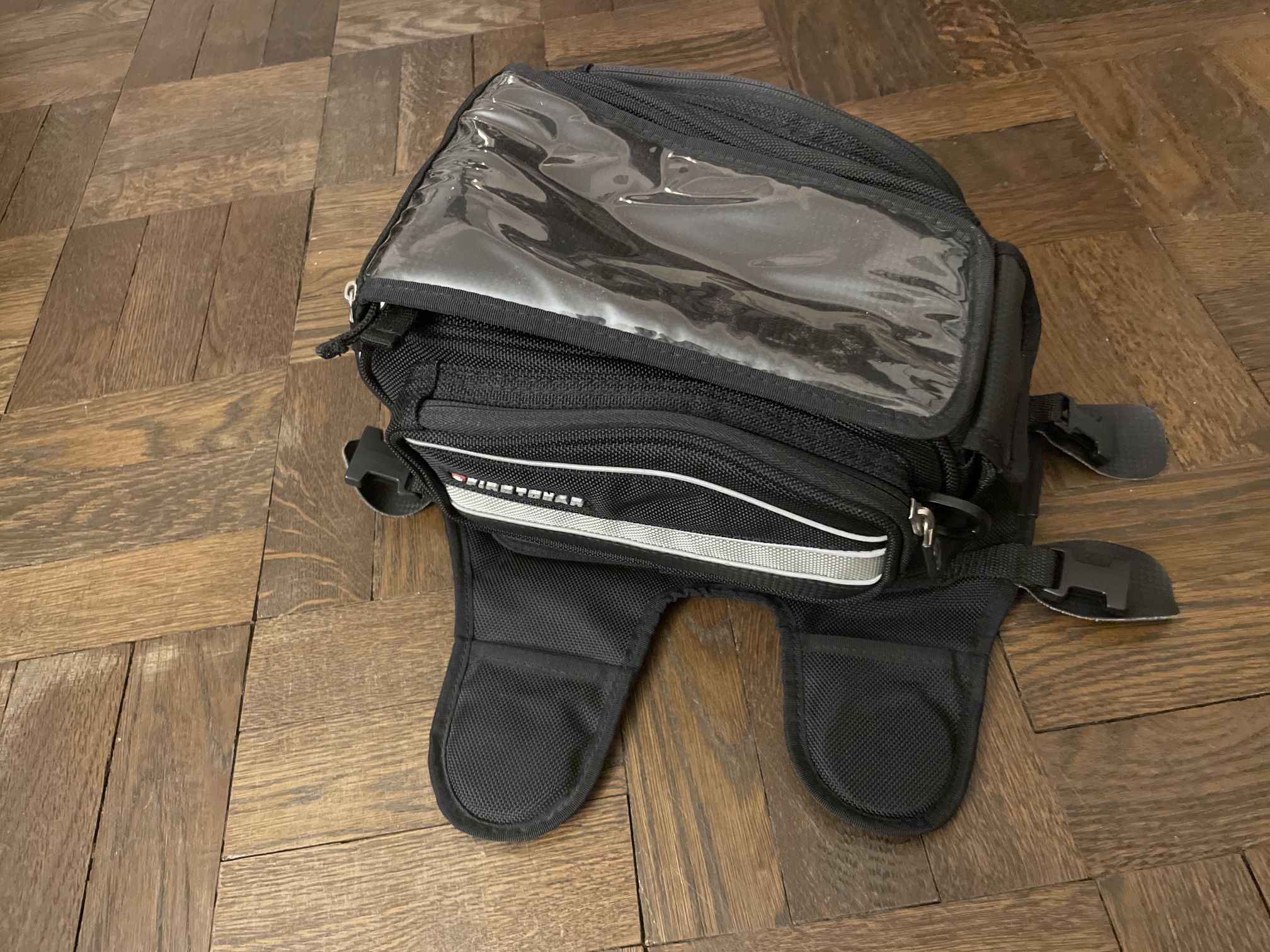 First gear Magnetic Tank Bag