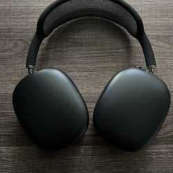 AirPod Maxes
