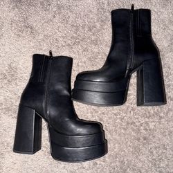 Steven Madden Cobra Platform Boots