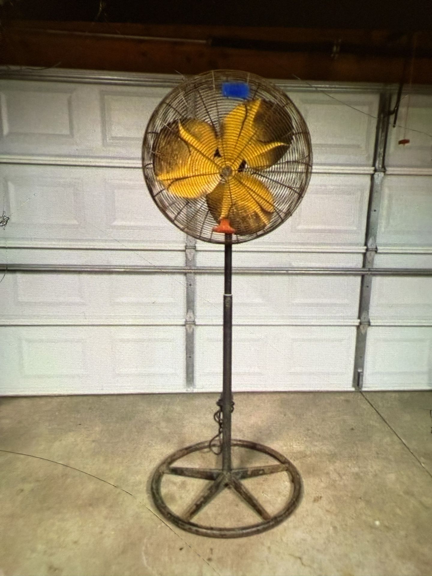 HEAVY DUTY INDUSTRIAL FAN. GREAT FOR MECHANIC SHOP, WAREHOUSE ECT… $75.00 OR BEST OFFER,