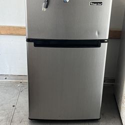 Magic Chef Mini Fridge